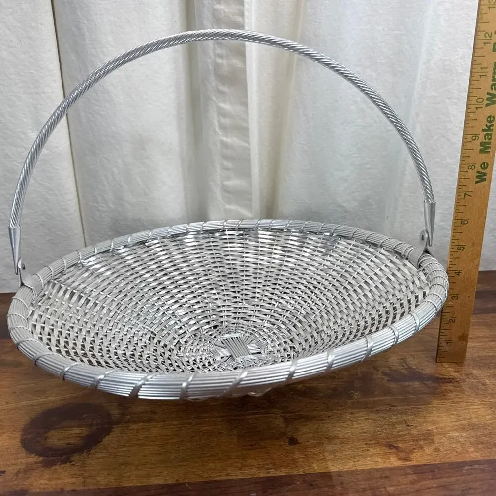 Vintage Woven Wire Metal Large Centerpiece Fruit Basket Swing Handle Home Décor
